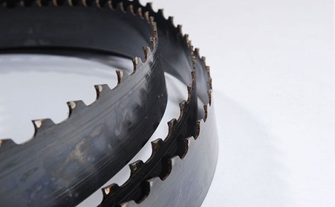 雅安撞击材料中的硬点，会给带锯条带来哪些损伤？