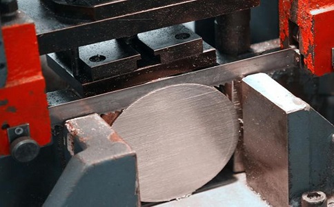 雅安造成带锯条牙齿碎裂或折断的几点原因！